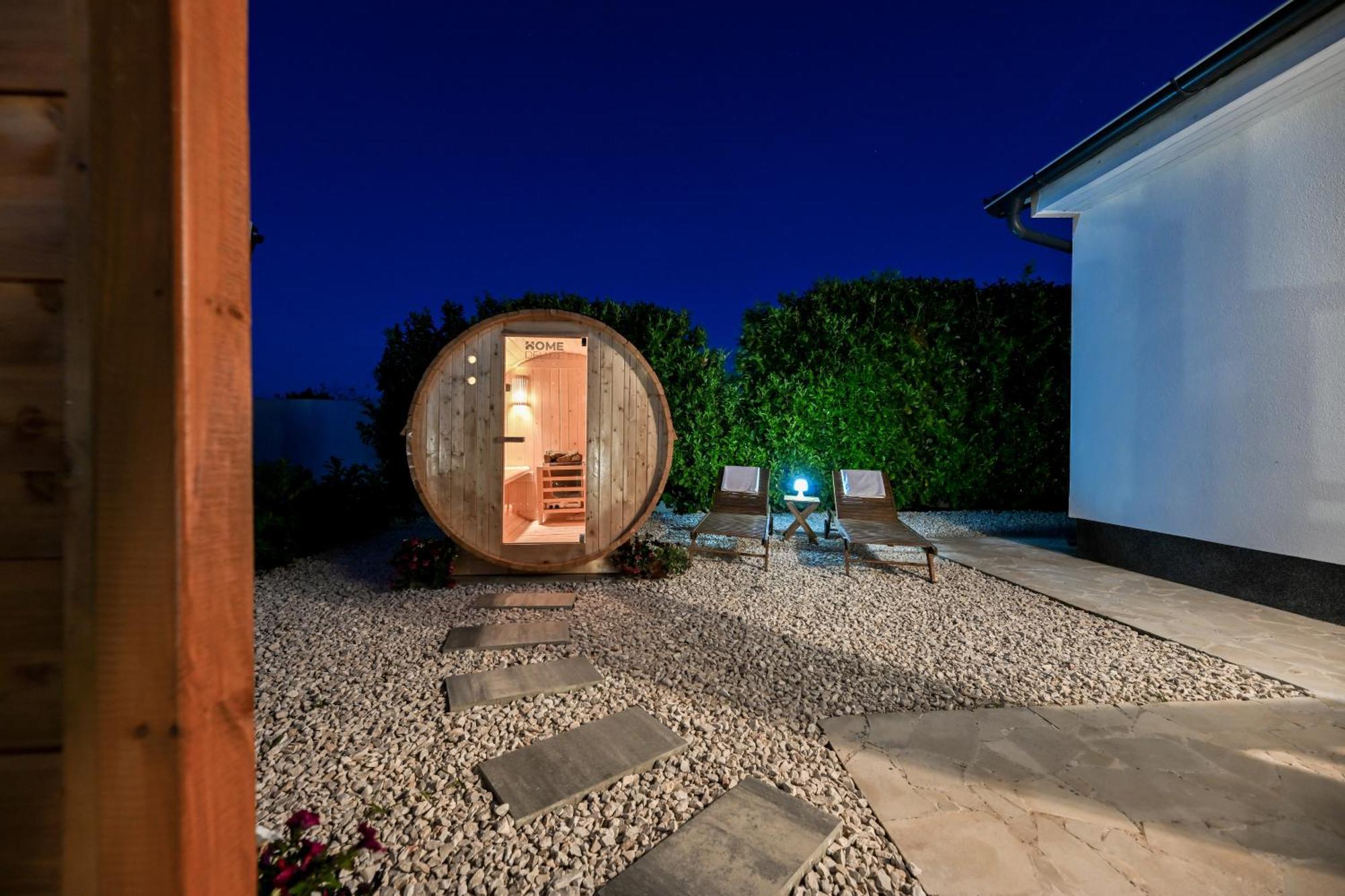Holiday Home Aprilis With Pool, Jacuzzi And Sauna Galovac  외부 사진