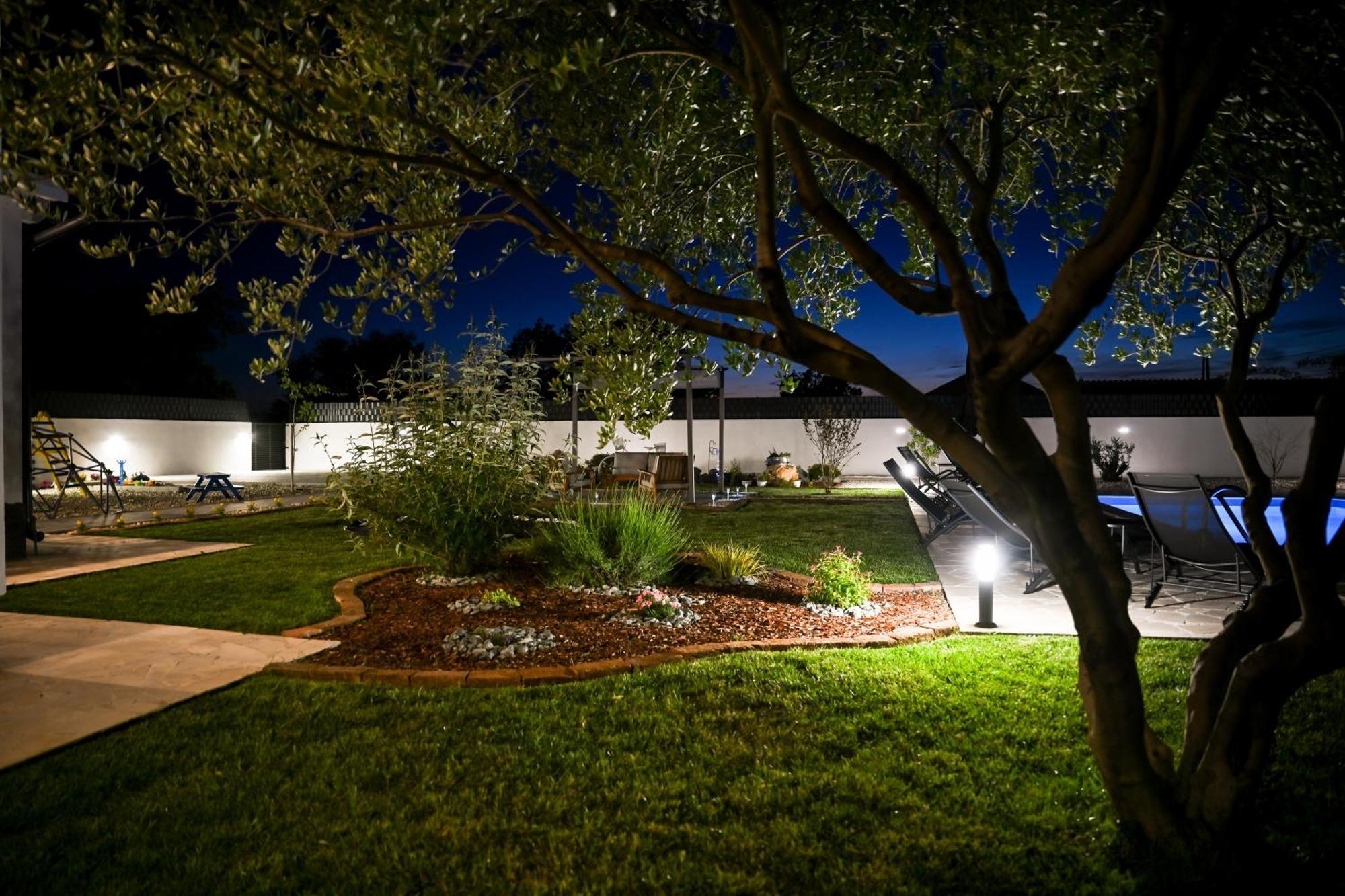 Holiday Home Aprilis With Pool, Jacuzzi And Sauna Galovac  외부 사진